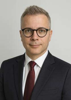 prof. dr hab. Łukasz John