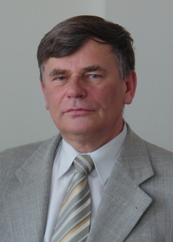 prof. dr hab. Aleksander Koll